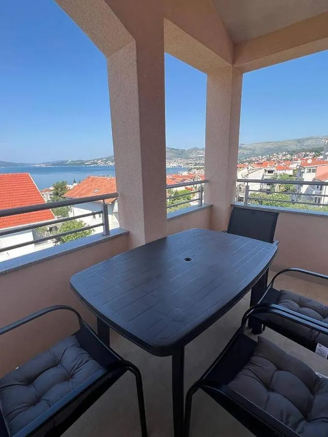 Villa Stella تروغير